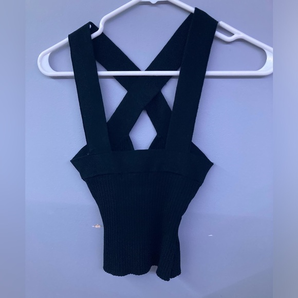 Jack & Jill Cropped Ribbed Black Key Hole Top - Picture 8 of 9